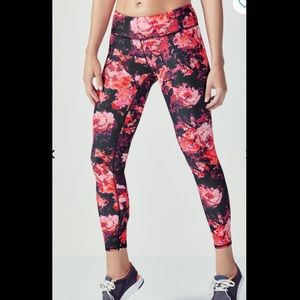 FABLETICS CROPPED LEGGINGS - LARGE - PINK FLORAL